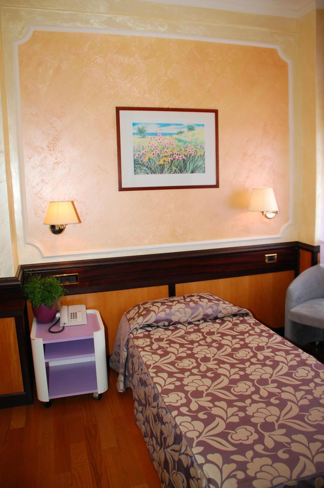 Benny Hotel Catanzaro Buitenkant foto