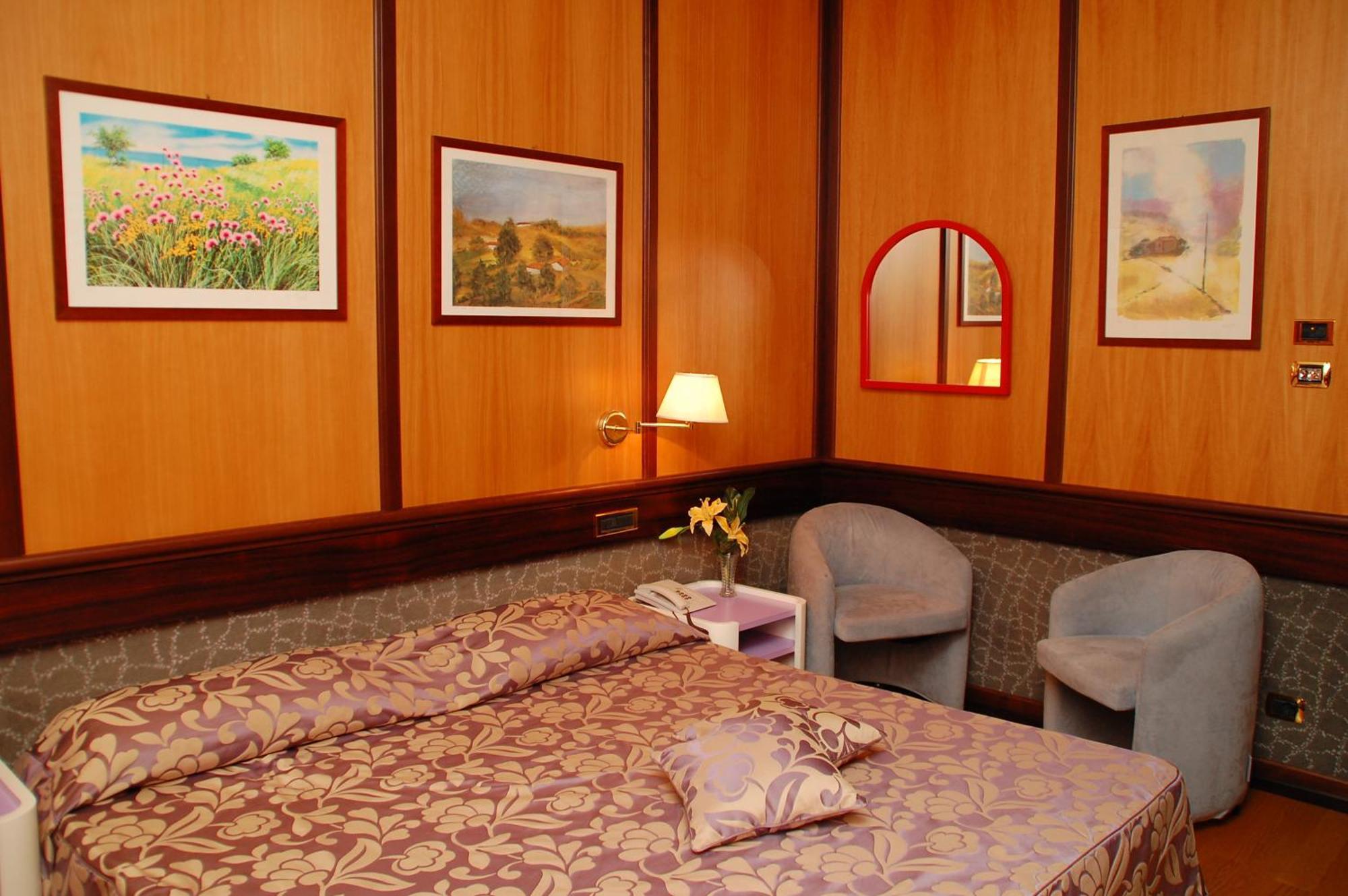 Benny Hotel Catanzaro Buitenkant foto