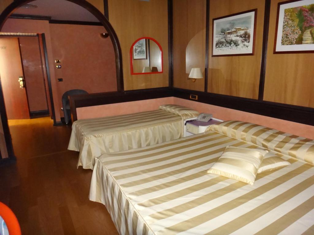 Benny Hotel Catanzaro Kamer foto