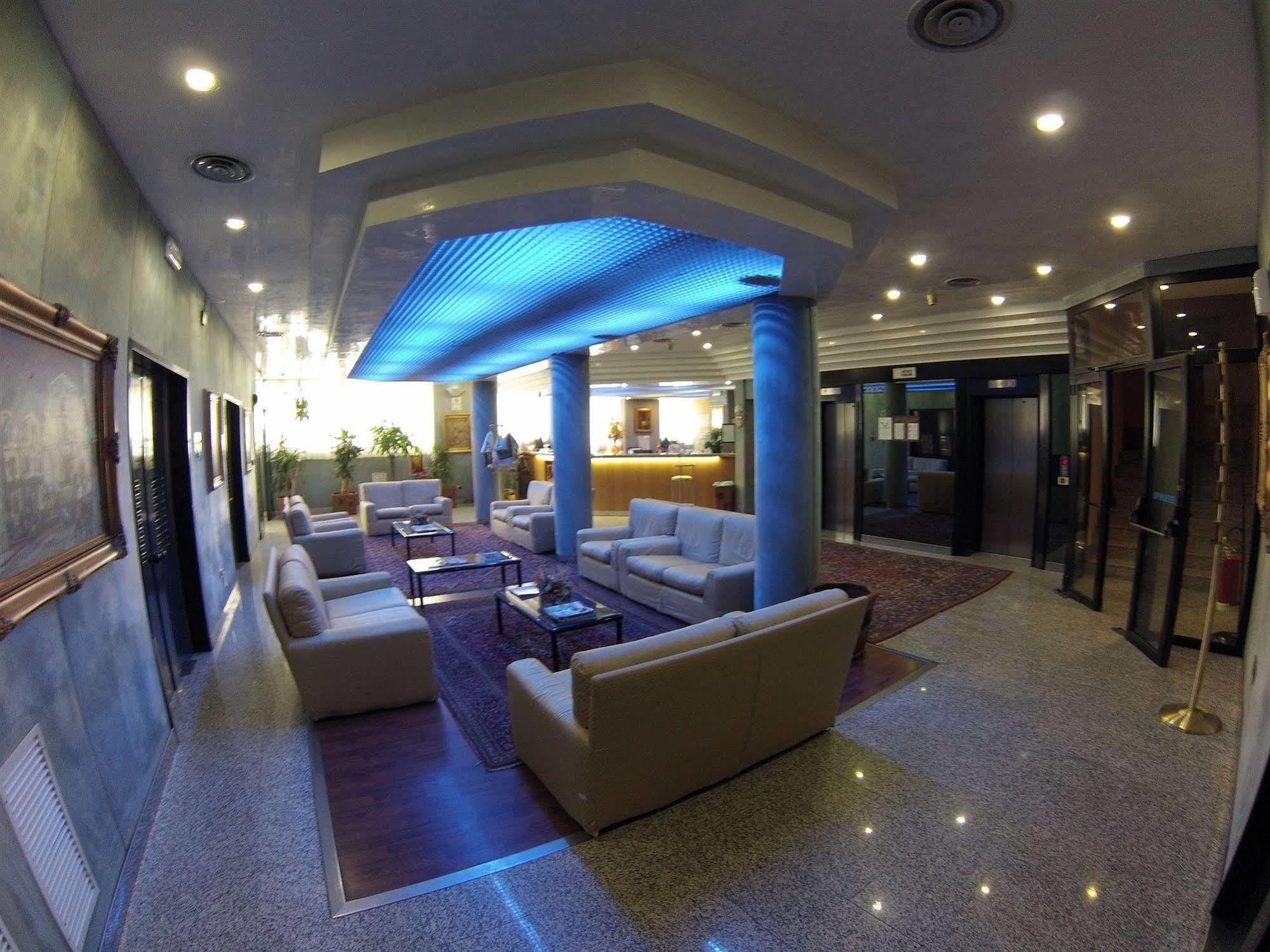 Benny Hotel Catanzaro Buitenkant foto