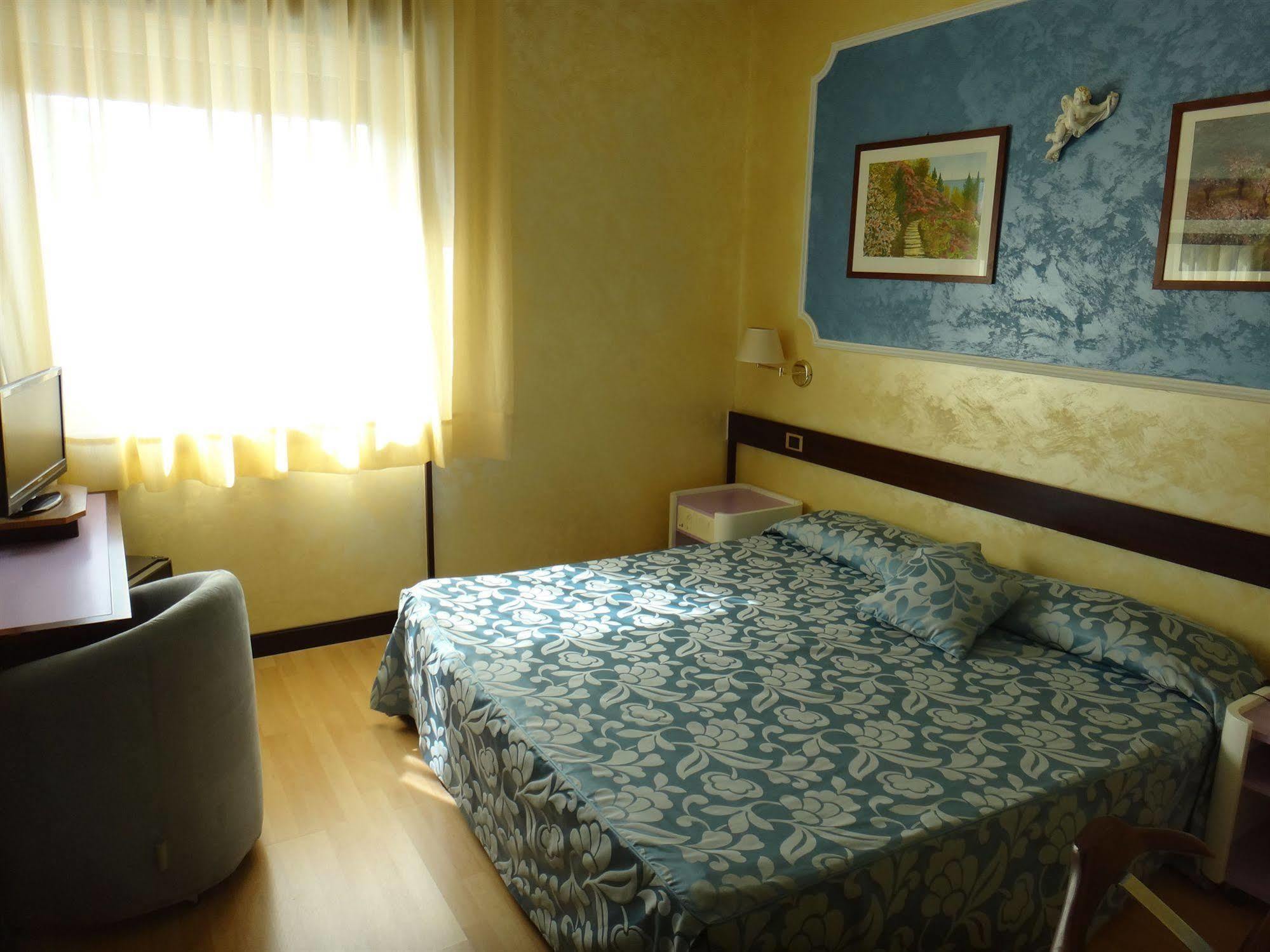 Benny Hotel Catanzaro Buitenkant foto