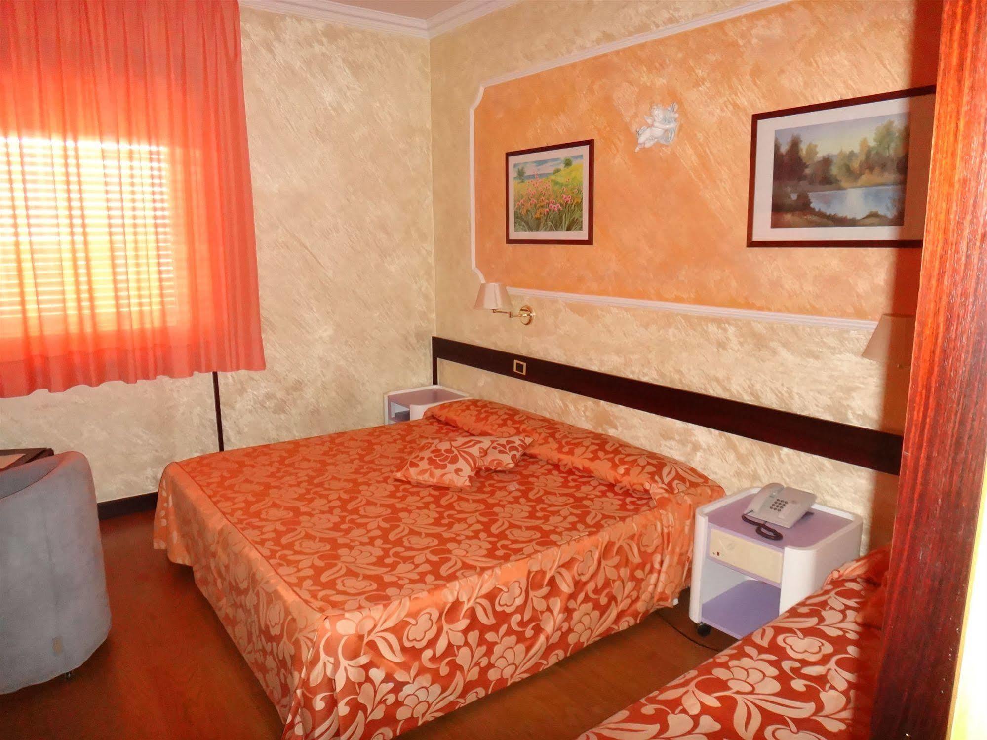Benny Hotel Catanzaro Buitenkant foto